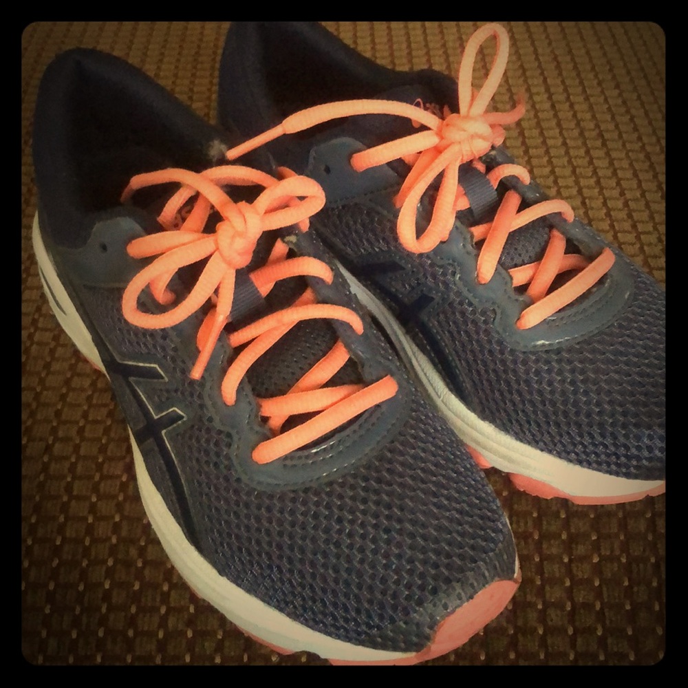 ASICS Sneakers EUC